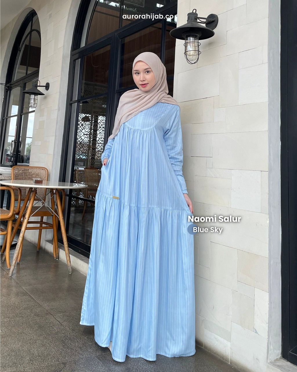 naomi salur blue sky