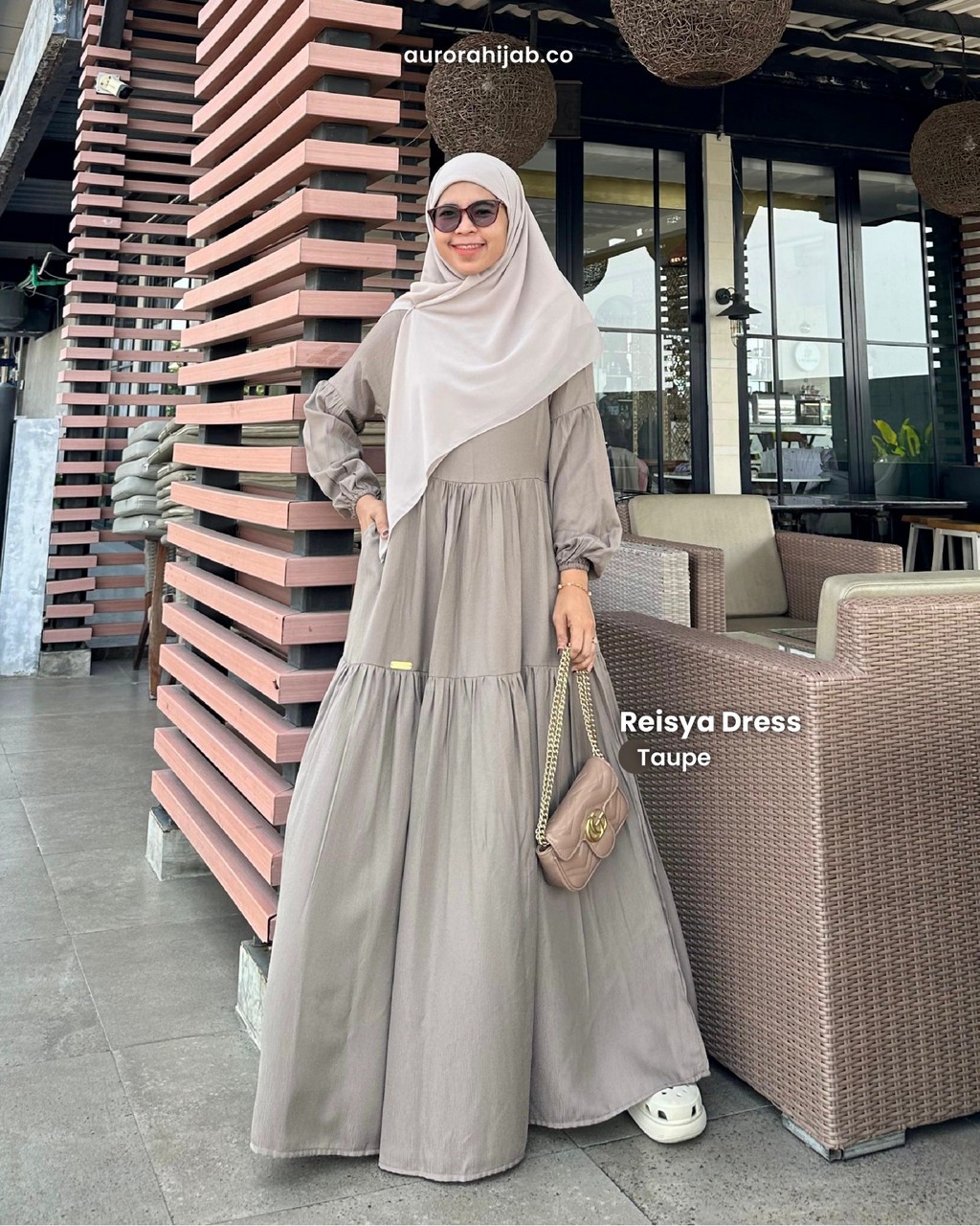 reisya taupe