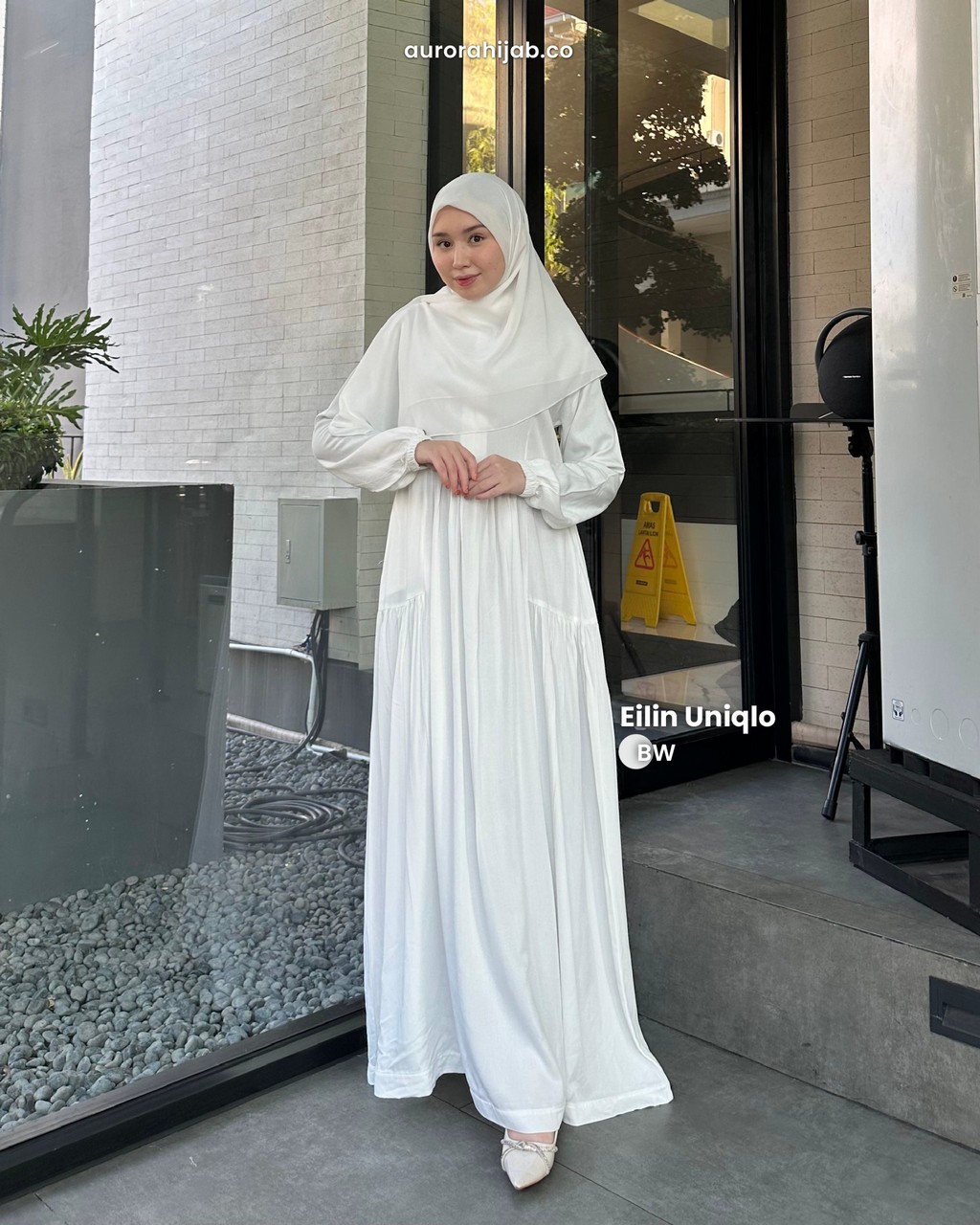 Eilin Uniqlo Dress Broken White