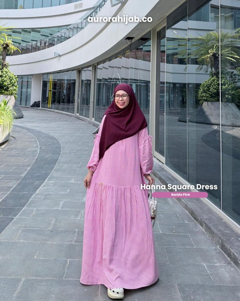 Hanna Square Barbie Pink