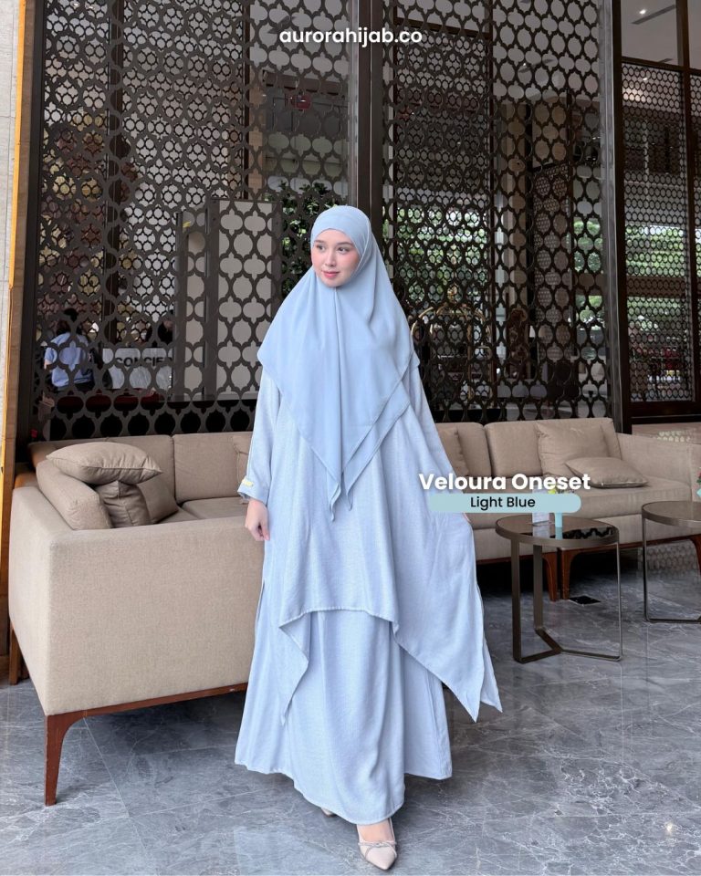 Veloura Oneset Light Blue
